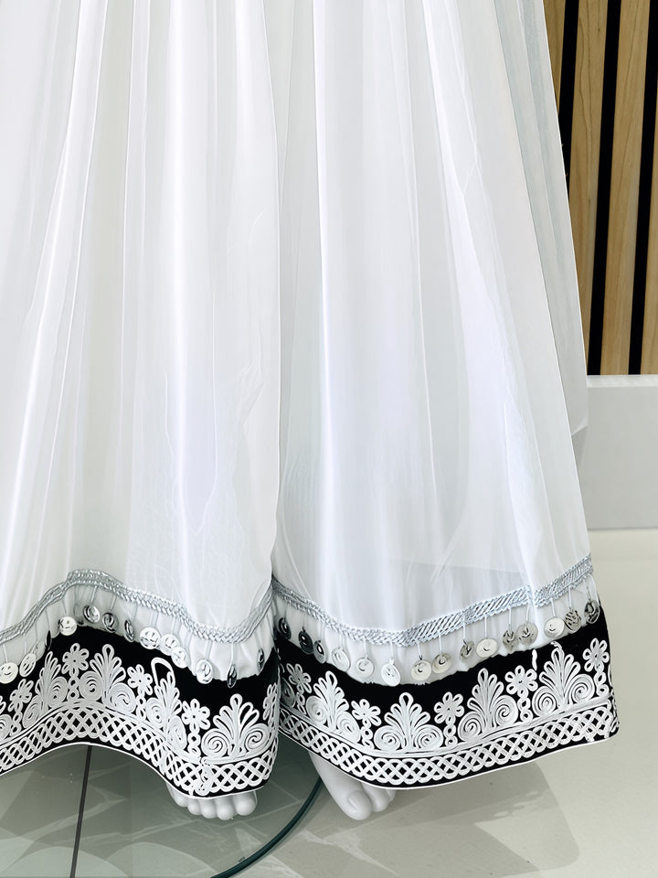 Vavaa ethnic traditional outfit with white and green dupatta near me