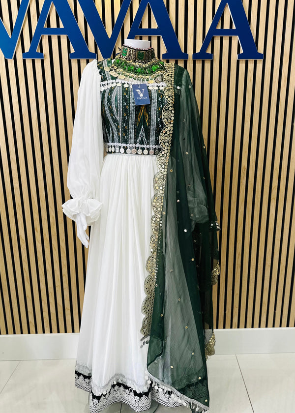 Vavaa traditional outfit with white and green dupatta for women near me