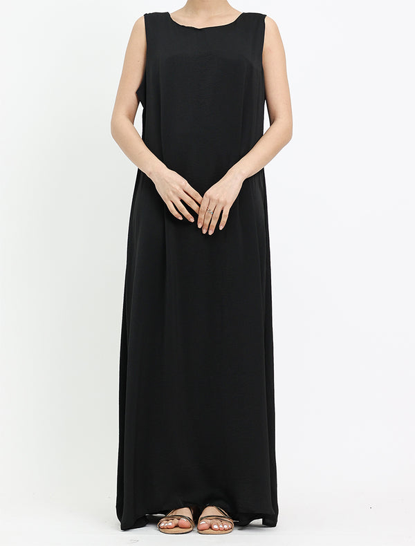 Chic black slip dress inspired by Skims – a sleek satin and silk slip dress perfect for elegant and effortless style