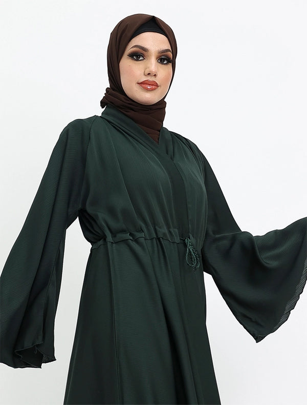 Elegant green Salifah Abaya dress for women – a modest and stylish abaya perfect for everyday wear