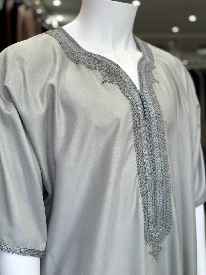 Gray Moroccan men’s thobe, Islamic wear near me for mosque and family gatherings – Vavaa UK Outlet.