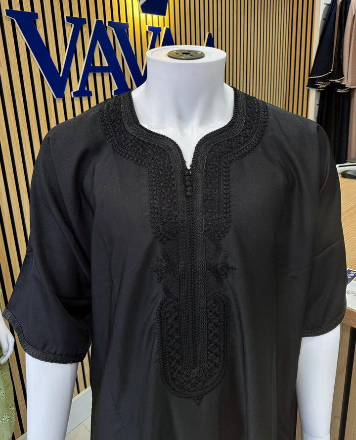 Black Moroccan men’s clothing, long thobe near me for prayer and celebrations – Vavaa UK Outlet.