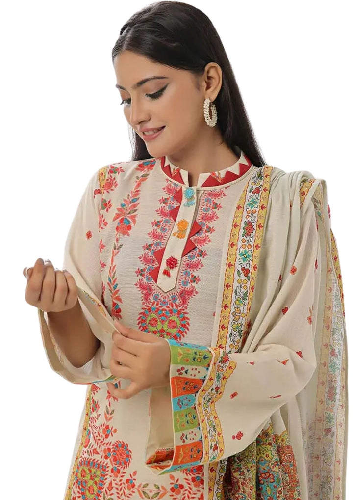 Off white printed khaddar shirt, dupatta, and trousers suit near me Vavaa outlet UK collection.