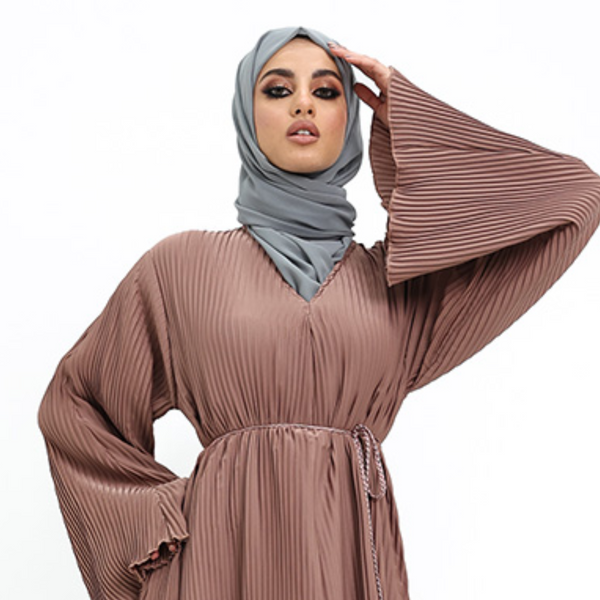 Elegant women’s pleated abaya by Vavaa near me